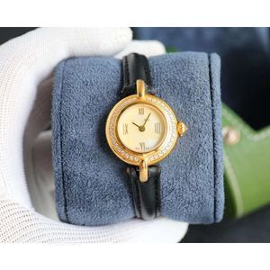 Van Causal lady G étanche femmes montre Cleefly charmes mode montre-bracelet Vanly luxe trèfle lumière petit haut de gamme à la mode élégant et exquis nouveau Lad 985K