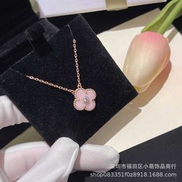 Van Cl AP Classic V Golden Fan Family Family Christmas Collier Lucky Clover Collier Single Flower Single avec diamants plaqué en 18k True Gold Disponible Toutes les couleurs