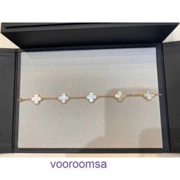 Van Classic Designer Armband voor mannen en vrouwen goud hoge editie Fanjia vijfbloemig Klavertje vier armband vrouwelijk wit parelmoervlinder rood met doos pan