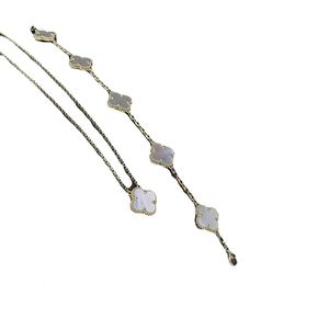 Van Clover – Bracelet Double face à quatre feuilles et cinq fleurs pour femmes, bijoux à main en acier titane, cadeaux pour petites amies, HU85 15, nouvelle collection 2023