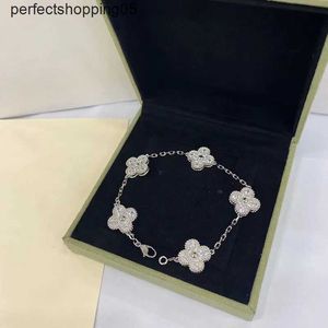 Van Clover Bracelet Designer Charm Bracelets for Women Classic 18K Rose Gold Steel 4 feuilles brillante Crystal Diamond Love