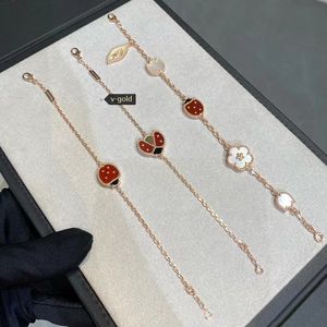 2024 Designer Van Clover Bracelets Bracelets de charme Femmes 4/Trèfle à quatre feuilles Rosegold Coccinelle Bijoux de luxe avec boîte