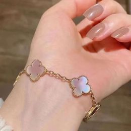 Van Clover Seiko Four Leaf Grass Bracelet Flower Bracelet High Lucky Flower Side Bracelet 18K Rose Gold Red Jade Chalcedony Titanium