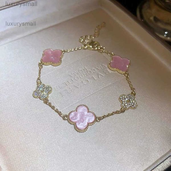 Van – Bracelet trèfle rose haut de gamme, artisanat Floral délicat, décorations multicouches, cadeaux de Niche légers à la mode