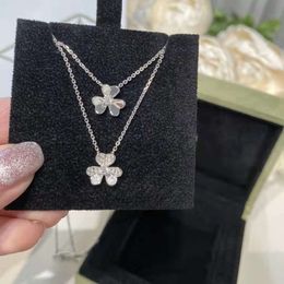 van Sterling Sier Collier mini trèfle cleef pour femme avec visage lisse plaqué or et pendentif pétales porte-bonheur en diamant chaîne de clavicule