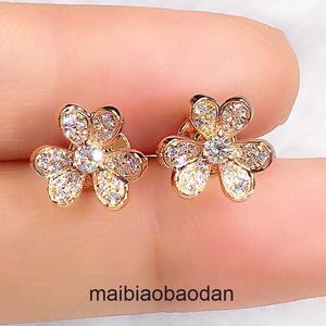 Vancclfe Designer Luxe sieraden Earring F886 Franse high-end diamant ingelegde bloemenoorbellen Elegant en dames vol nieuw