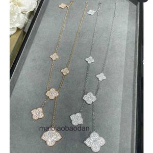 Vancclfe Designer Luxury ketting Hoge versie vier bladklaverse zes bloem volledige diamanten ketting voor dames modieus temperament kleine kwast hanger
