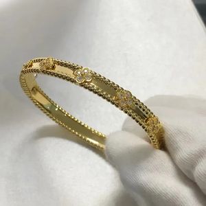 Vanclef Bracelet Designer sieradenmerk Vanclef armbanden voor vrouwen GOUD VERGELEGD VIER BLADE PERLEE VLIJK BRACELETS CLOVER BOOL TOEMENT VALENTINE PARTY Geschenk 372