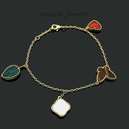 Vanclef Bracelet van trèfle bracelet bracelets à breloques bijoux de créateur vc trèfle à quatre feuilles fleur à quatre feuilles boucle en diamant coeur papillon texture or