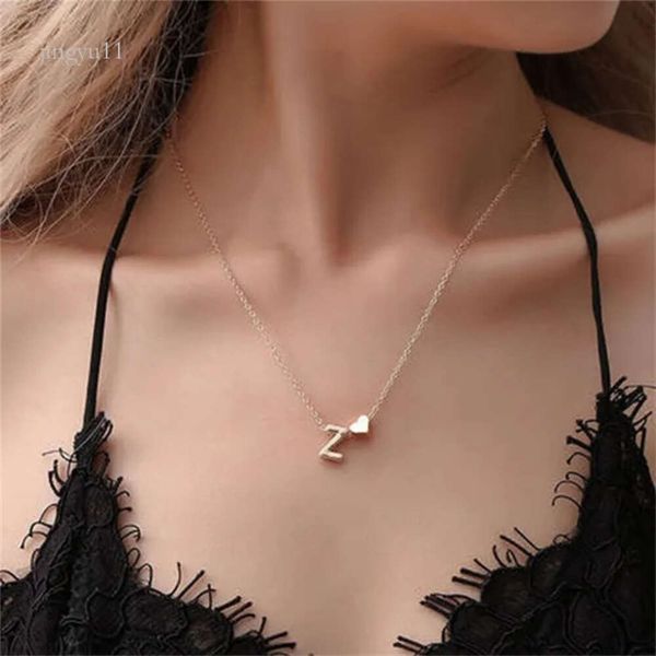 Vanclef Collier Fashion Tiny Heart Collier Initial Collier Gold Sier Color Lettre Nom Colliers de Choker pour femmes