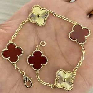 Vanly Bracelets Cleefly Marque De Luxe Love Clover Designer Bracelet À Breloques Pour Femmes Pierre Pourpre Turquie Conformément Tennis Ongles Enseignants Bijoux De Mariage Wzym