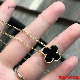 vans trèfles collier Collier de trèfle de créateur pour femmes, été léger, luxe, tempérament, blanc naturel, Fei, émeraude froide, agate, or rose 18 carats, chaîne en os