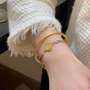 BESS Lucky Clover armband armband licht luxe elegante kleine en high -end geschenken voor vriendin armband dames zand goud armbandzvozzvoz