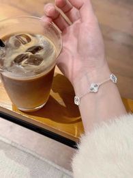 Vans Zuyin Lucky Clover Sterling zilveren s999 armband met licht luxe temperament en geavanceerde aanpassing voor beste vriend handwerk cadeau voor vriendin