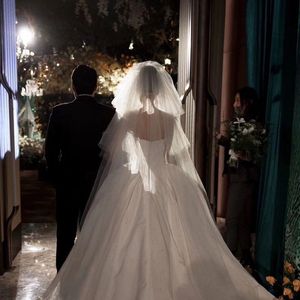 Varley Bride's belangrijkste trouwjurk Nieuwe multi -layer Hot Drill Fluffy Veil Long Trailer Tail Veil Wedding Wedding Hoofdkleding