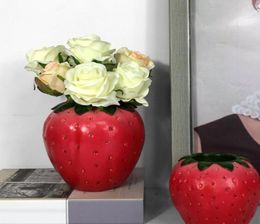 Vazen 2021 Strawberry Flower Vase Desktop Ornament Creative Pot Art Sculpture Desk Bureau Organizer Home Decoratie Flowerpot8870527
