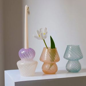 Vazen 2023 Nieuwe Scandinavische Stijl Creatieve Desktop Gekleurde Vaas Lamp Hot Populaire Handgeblazen Borosilicaatglas Bud Vaas voor kaarsen