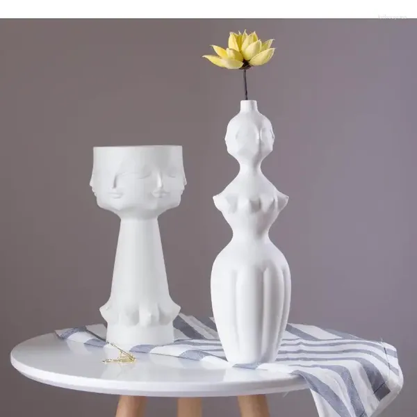 Vases abstraite fleur arrangement céramique Décoration accessoires de vase Caractère artisanat face à la tête à la maison moderne nude nude