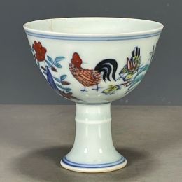 Jarrones Jarrón de cerámica antiguo antiguo Ming Chenghua año Doucai gallo colgante de copa floral
