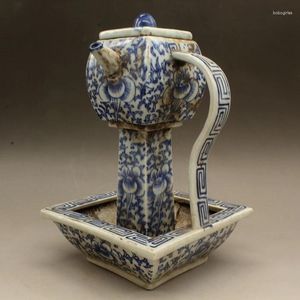 Vases Antique Qing Guangxu Bleu et blanc en intananglé Lotus Huile Lantern Porcelain Decoration Collection