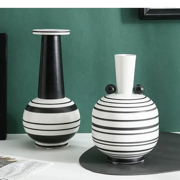 Vases Black and White Striped Geometric Abstract Vase Vase Cerramic Creative Crafts Ornements Flower Arrangement de fleurs Décoration de la maison