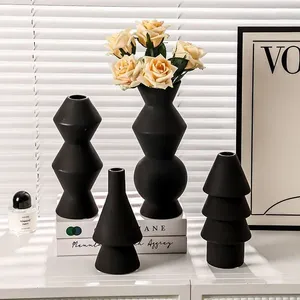 Jarrones Black Christmas Tree Forma Ceramic Vase Decoración del hogar Accesorios de la sala de estar moderna Desk Barant Flower Nordic