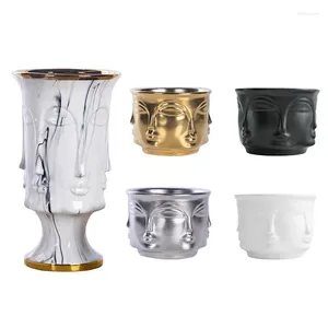 Vases en céramique et décoration intérieure