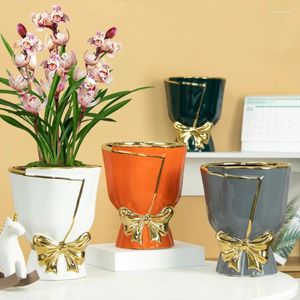 Vases en céramique Flowerpot Nordic Light Luxury Tabletop Decoration Vase Creative Personalité Tulip Pot Phalaenopsis Home Decor