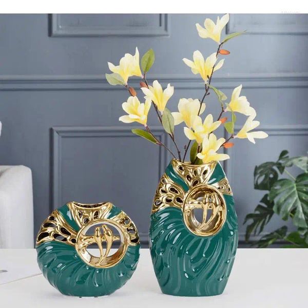 Vases en céramique Vase Chinois rétro Golden Hollow Flower Flower Modern Home Decoration Arrangement Accessoires