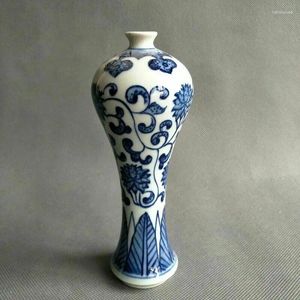 Vases Vase en porcelaine bleu et blanc peint à la main
