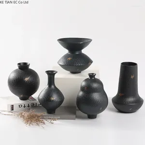 Vases chinois Creative Flying Soucoucer Black Vase Decoration Living Room Porch Table Top Flower Arrangement Céramique Dispositif