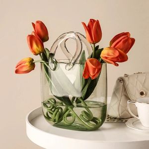 Vases Clear Glass Bag Vase Creative Fish Tank Decor Bubble Flower Handbag Bag Vase Desktop Centerpiece Home Decor Wedding Tulip Basket 230428