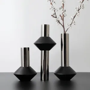 Vases Couleur froide Style moderne noir attrayant métal art résine vase décoratif à la maison