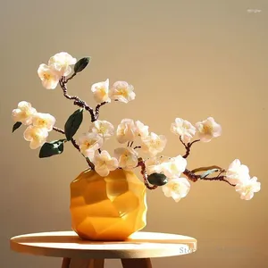 Vases Creative Ceramic Luxurious Vase Nordic avec une couleur jaune irrégulière maison salon bureau de jardin décoration orgue floral 1pc