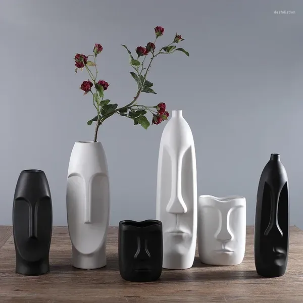 Jarrones Europa Modern Ceramic Vase Decoración de bodas Caballas para el hogar Decoración de la oficina de la oficina Figuras de porcelana