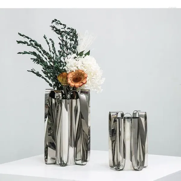 Vases européens Golden / Silver Metal Vase Créativité Décor de fleur de fleur Arrangement en acier inoxydable Décoration de la maison moderne