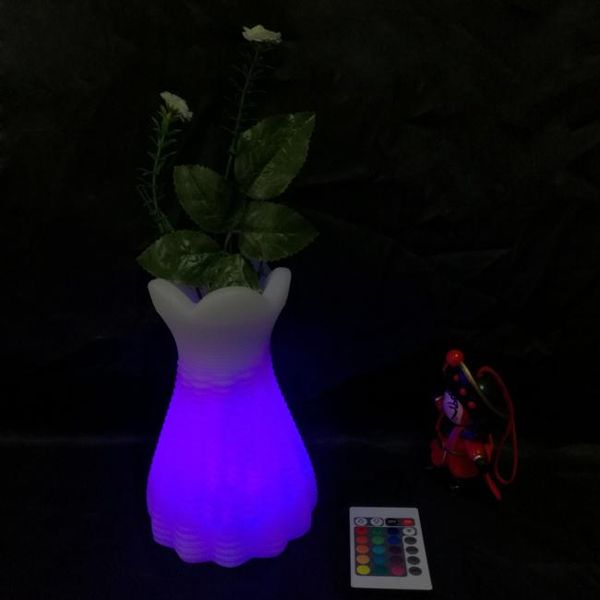 Vases clignotants en plastique LED Vase à fleurs RGB 16 couleurs changeantes lampes de table pour la décoration de table de bar à la maison 20 pcs/lot