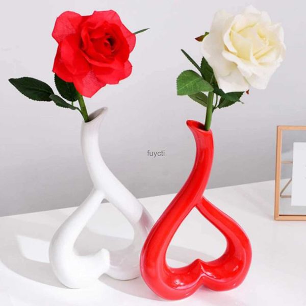 Floreros Maceta Hogar Color Sólido Florero de Cerámica en Forma de Corazón Decoración Artesanía Sala de Estar Decoraciones de Oficina Negro/Blanco/Rojo YQ240117