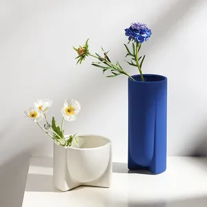 Vases French Creative Cylindre irrégulier art Vase Vase Céramique Fleur Dispositif hydroponique Desktop Accessoires de décoration de maison européenne