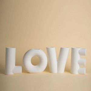 Vazen geglazuurde keramische liefde letters vaas set moderne minimalistische woonkamer bruiloft feest huis decoratie accessoires interieur tafel j240515
