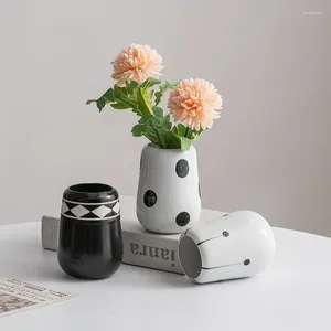 Vases Vase peint à la main Céramique Belle décoration décoration de fleurs séchées Pots simples Petits petits japonais Table créatrice de maison décor
