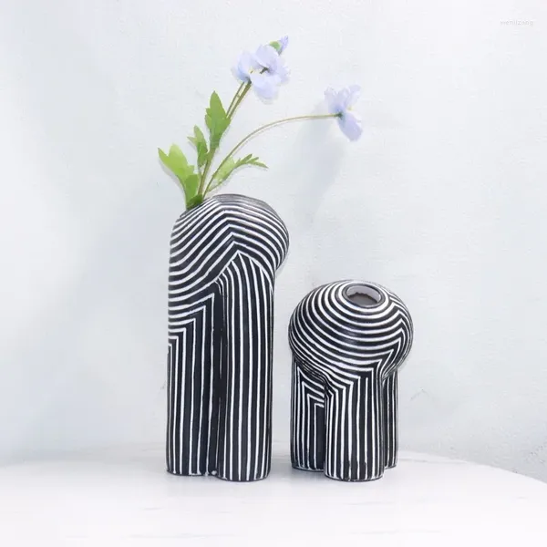 Vases Estatua decorativa de resina decorativa de creatividad Black Stripes Blancos Jarrón Multifuncional Decoración Sala