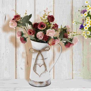 Vases Bouquet de fleurs en métal de bouilloire