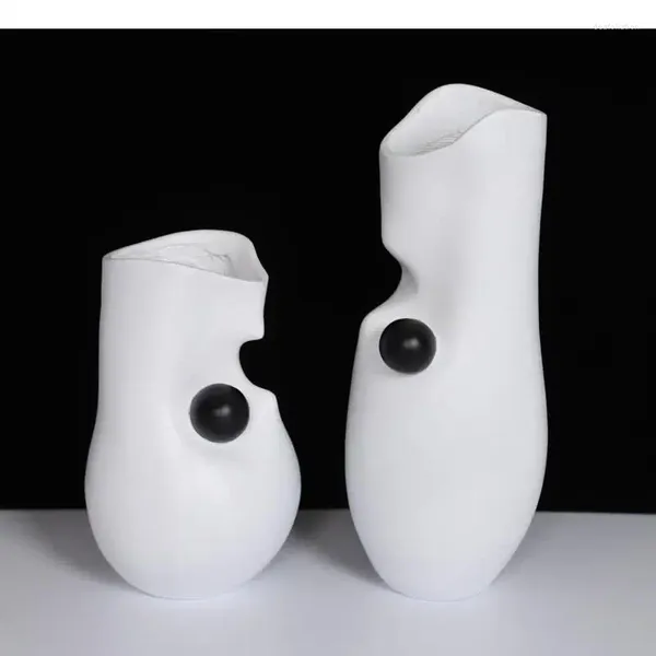 Vases Abstraction artistique de résine moderne Ball noir blanc vase salon décoration irrégulière bosse accessoires de décoration intérieure cadeau