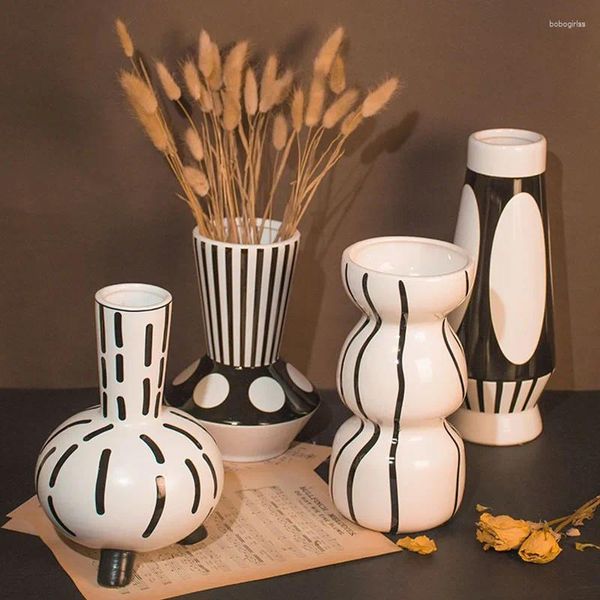 Vases modernes simples ornements en vase à rayures en noir et blanc