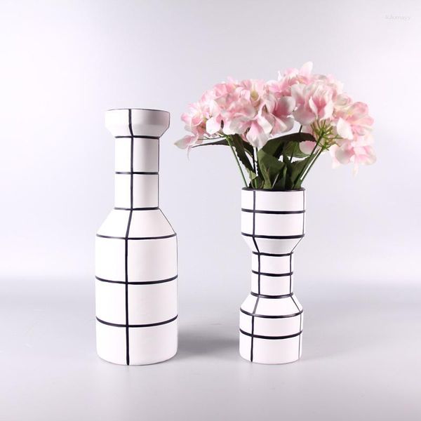 Vases Moderne Simple Nordic Creative Maison Blanc Résine Vase Mode Stripe Artisanat Décorations