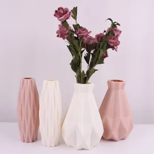 Vases Vase moderne Blanche de fleurs en plastique rose blanc Pot nordique nordique de style bohème décor de la maison arrangement d'ornement