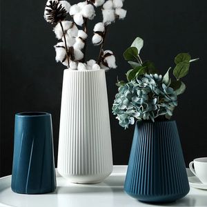 Vazen Morandi Plastic Vaas Woonkamer Decoratie Ornamenten Moderne Origami voor Bloemstukken Thuis 231130