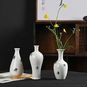 Vases Nouvelles feuilles d'érable peintes à la main Vase en céramique Créative Créative Fleur à la main Ware Chinese Style Table Table et ornements H240517 H240517