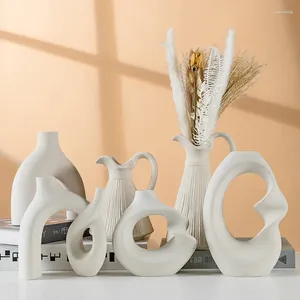 Vases Nordic Creative Fashion White Ceramic Vase moderne Table de salle à manger minimaliste Décoration de salon Dry